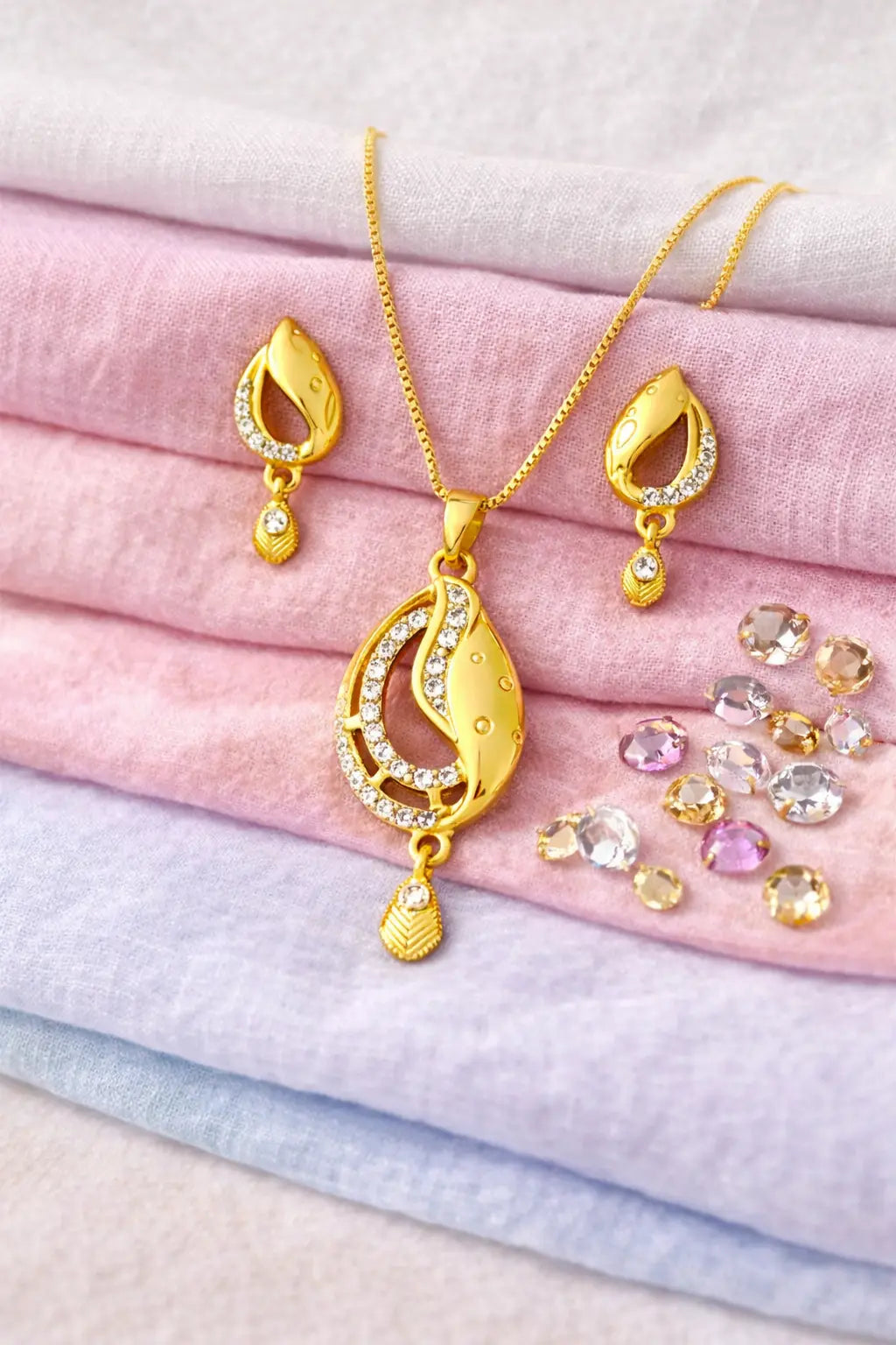 Gold Tone Pendant Set Radiant Swirl Coruscate Jewels