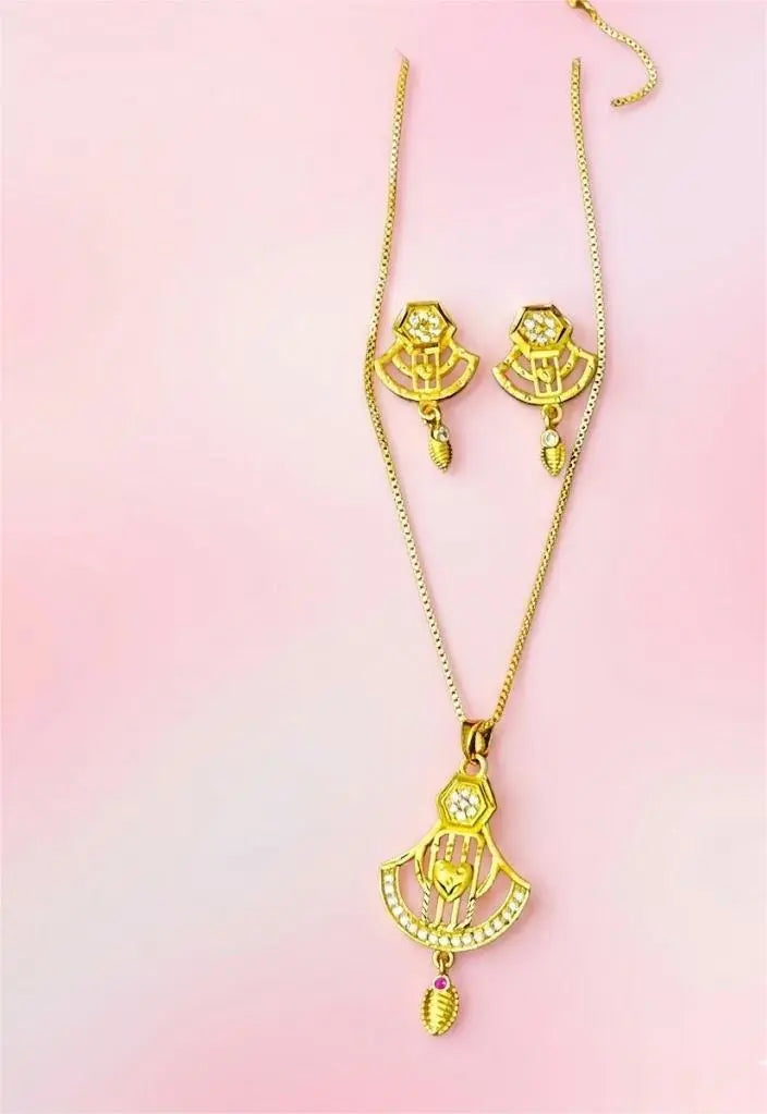 Gold Polish Pendant Set Ruby Drop Heart Glow Coruscate Jewels