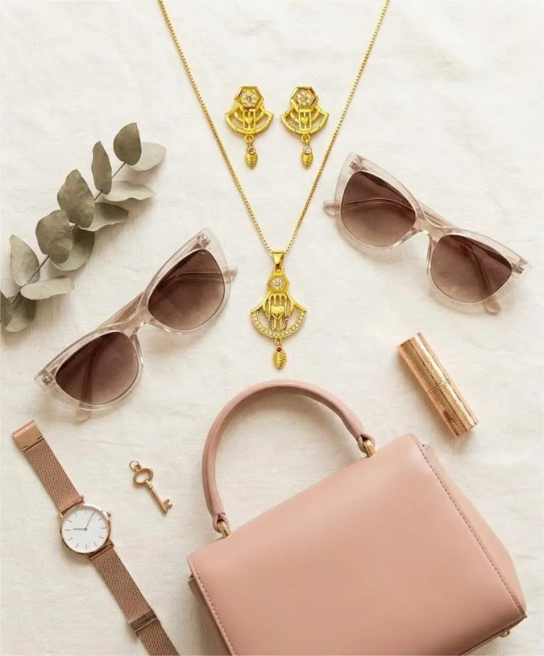 Gold Polish Pendant Set Ruby Drop Heart Glow Coruscate Jewels