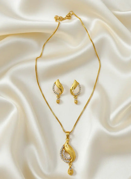Gold Tone Pendant Set Radiant Swirl Coruscate Jewels