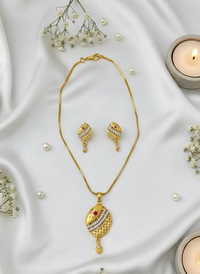 Gold Polish Pendant Set Celestial Ruby Gleam Coruscate Jewels