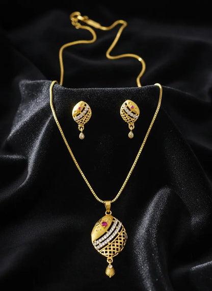 Gold Polish Pendant Set Celestial Ruby Gleam Coruscate Jewels