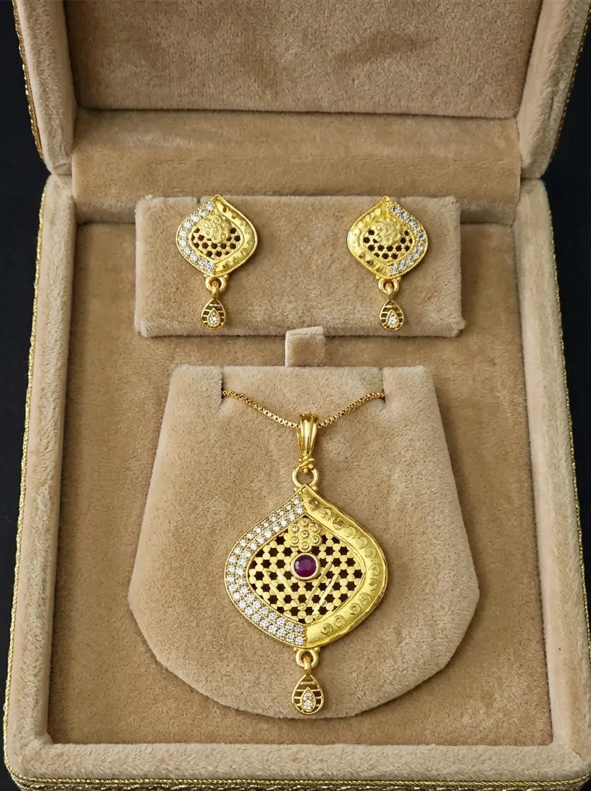 Gold Plated Pendant Set Imperial Ruby Charm Coruscate Jewels